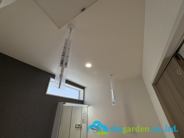 藤沢市用田　新築戸建　全2棟1号棟のその他|室内物干しフック