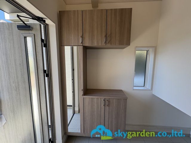 藤沢市用田　新築戸建　全2棟1号棟の玄関|シューズボックス