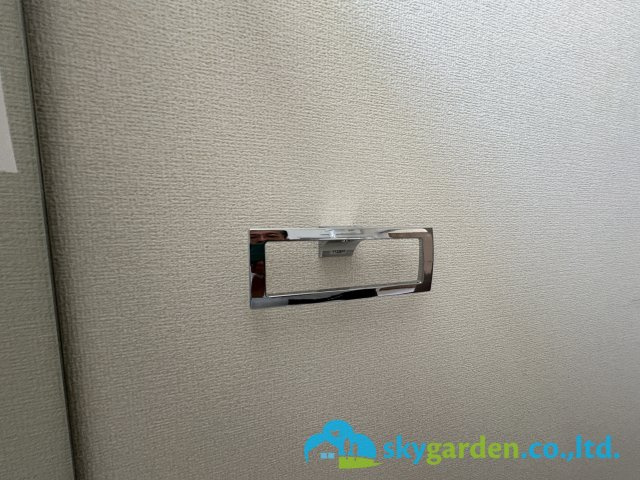 藤沢市用田　新築戸建　全2棟1号棟のその他|洗面台横のタオル掛け