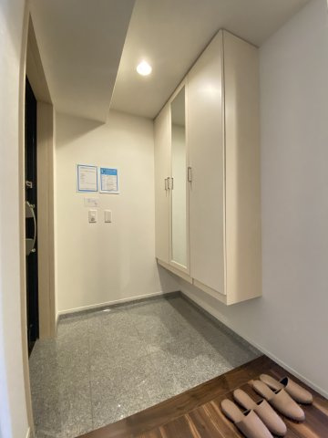 【玄関】 | 優渾水前寺･山中産経 