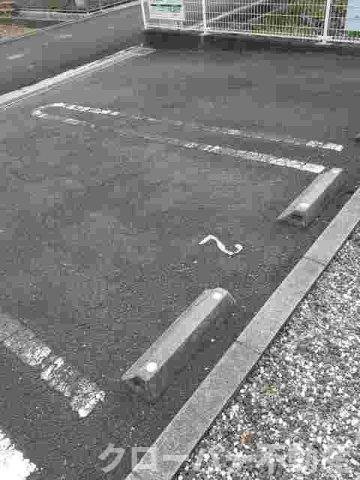 ネオ・パラッツオＡの駐車場