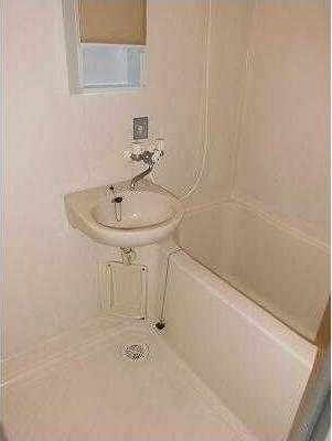 センチュリー小平の浴室