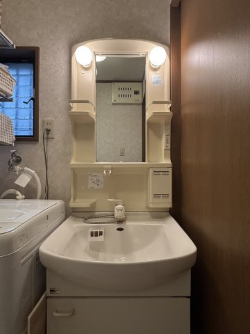 神戸市北区鈴蘭台東町5丁目戸建の独立洗面台