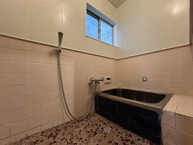 明石市港町戸建の浴室