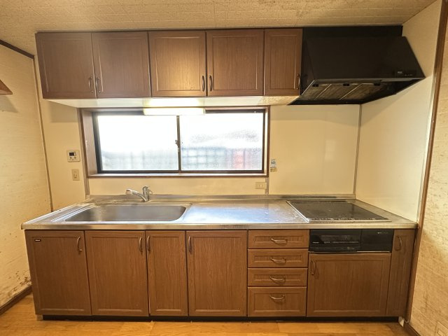 明石市港町戸建のキッチン