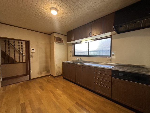 明石市港町戸建のキッチン