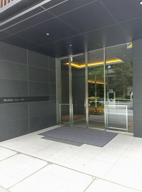 港区海岸１丁目の賃貸マンションのエントランス| 