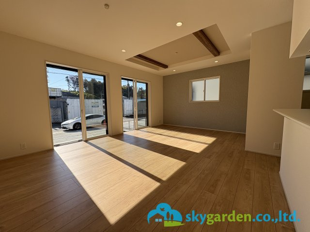 藤沢市用田　新築戸建　全2棟2号棟の居間・リビング|おしゃれなリビングです