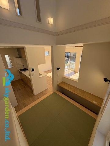 藤沢市用田　新築戸建　全2棟2号棟の内装|明るい室内です