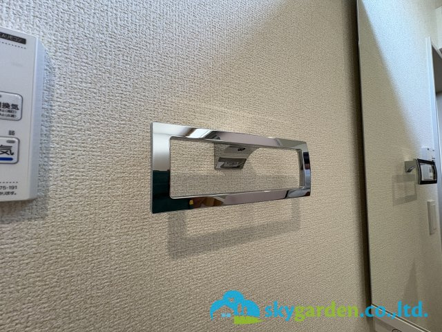 藤沢市用田　新築戸建　全2棟2号棟のその他|洗面台横のタオル掛け