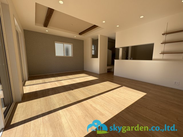 藤沢市用田　新築戸建　全2棟2号棟の居間・リビング|約20.5帖のLDK