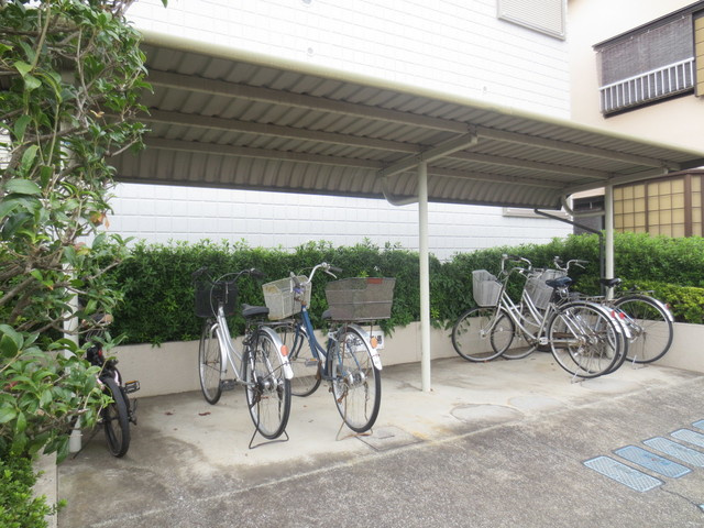 メゾン栄のその他共用部分|★屋根付き駐輪場★