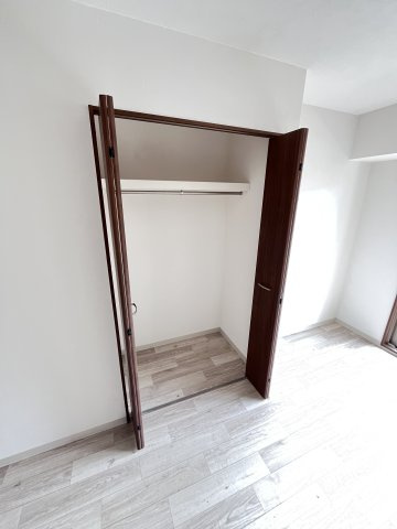 大阪市旭区赤川４丁目の賃貸マンションの収納