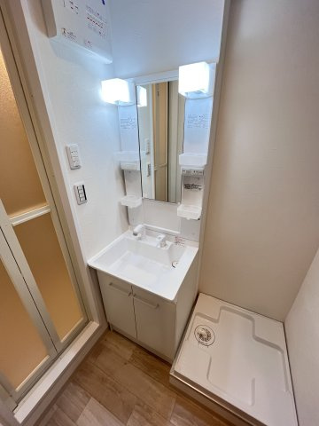 大阪市旭区赤川４丁目の賃貸マンションの洗面所