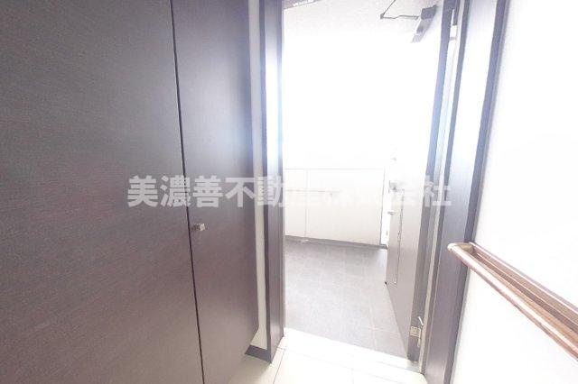 ６６０７５　モアグレース茜部Ⅳ　の玄関