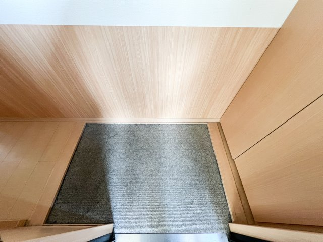 セジュール ﾓﾅﾘｴの玄関