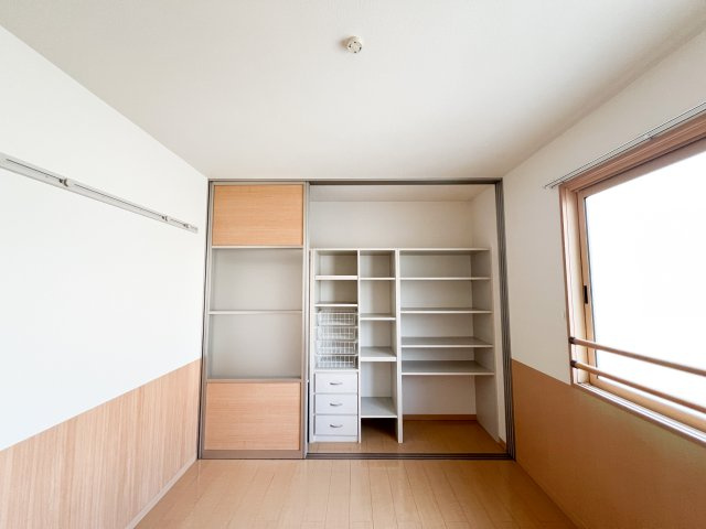 セジュール ﾓﾅﾘｴの洋室