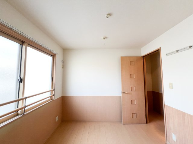 セジュール ﾓﾅﾘｴの洋室