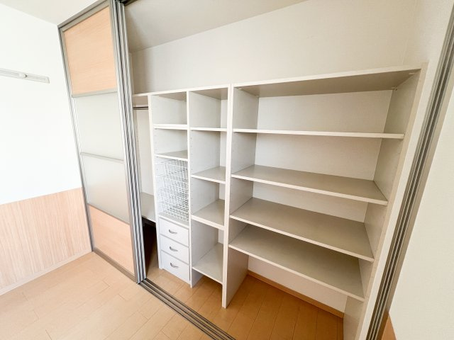 セジュール ﾓﾅﾘｴの収納