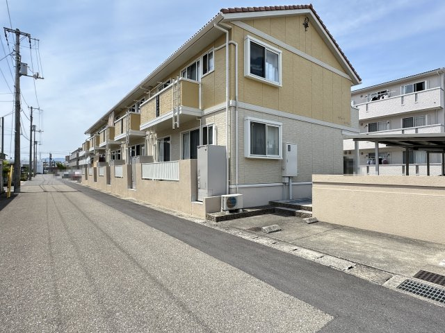 セジュール ﾓﾅﾘｴの外観