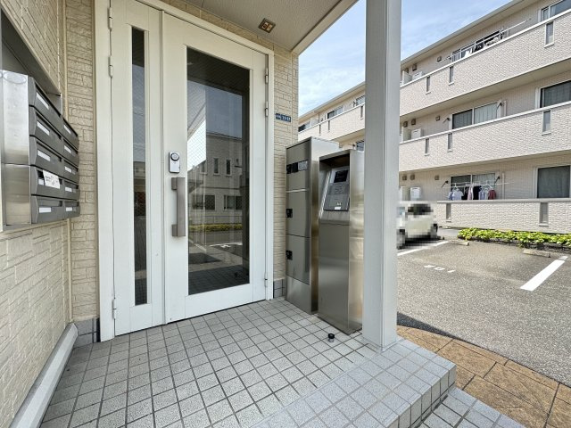 セジュール ﾓﾅﾘｴのエントランス