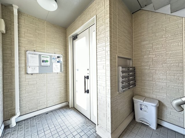 セジュール ﾓﾅﾘｴのロビー