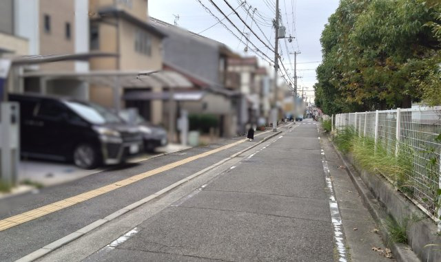 尼崎市西難波町　中古戸建の前面道路含む現地写真