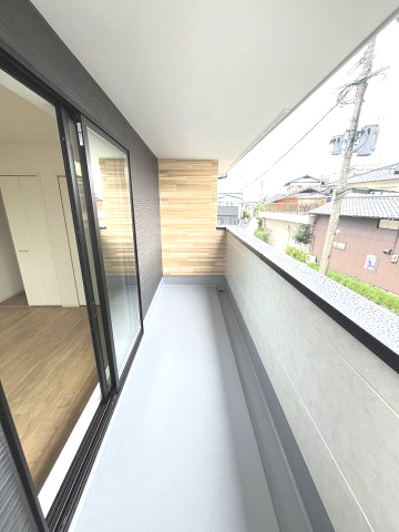 【バルコニー】 | 福岡市南区中尾2丁目3期　1号棟（全1棟）【仲介手数料無料・0円】 | 現地写真。インナーバルコニーです。