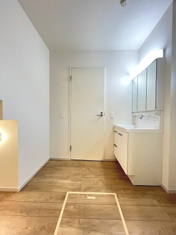 【洗面所】 | 福岡市南区中尾2丁目3期　1号棟（全1棟）【仲介手数料無料・0円】 | 現地写真。