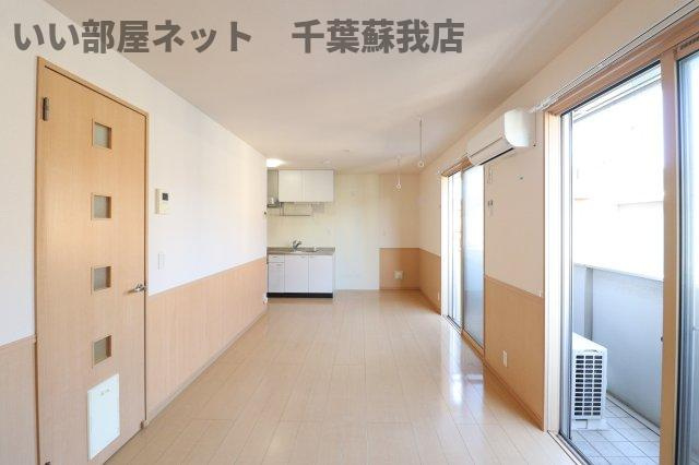 コモドカーサの居間・リビング|ゆったり過ごせるリビングです