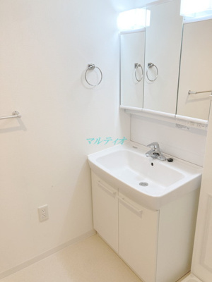 【洗面所】 | コーポレート五反野 | 洗面台