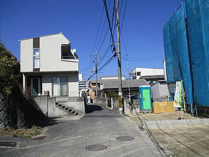 広島市佐伯区隅の浜２丁目の前面道路含む現地写真