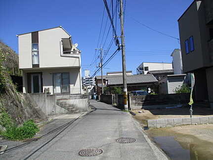 広島市佐伯区隅の浜２丁目の前面道路含む現地写真