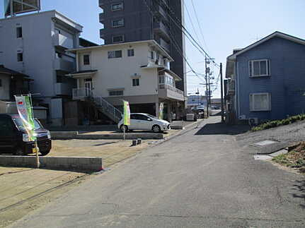 広島市佐伯区隅の浜２丁目の前面道路含む現地写真