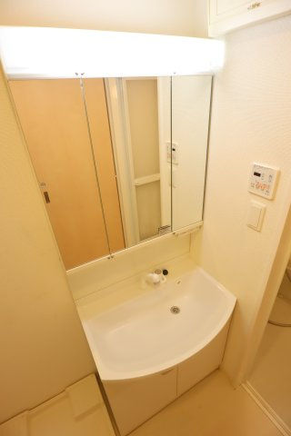 大阪市城東区蒲生２丁目の賃貸マンションの洗面所