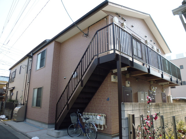 ロイヤル中十条の外観|レンガ調の外壁の建物です！