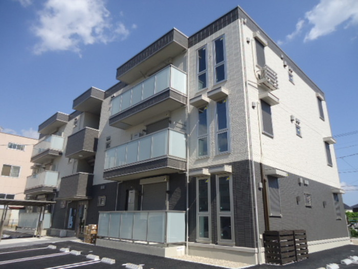 ロイヤル岡崎柱の外観