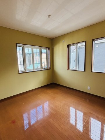 神戸市北区緑町2丁目戸建の洋室