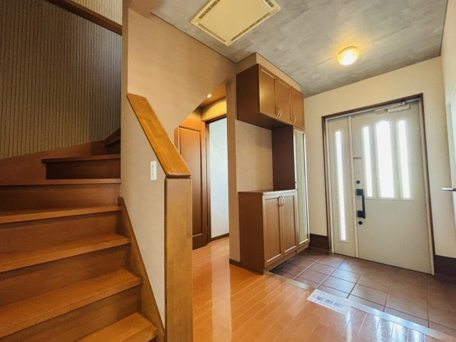 神戸市北区緑町2丁目戸建の玄関