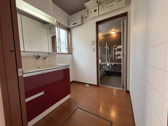 神戸市北区緑町2丁目戸建の洗面所