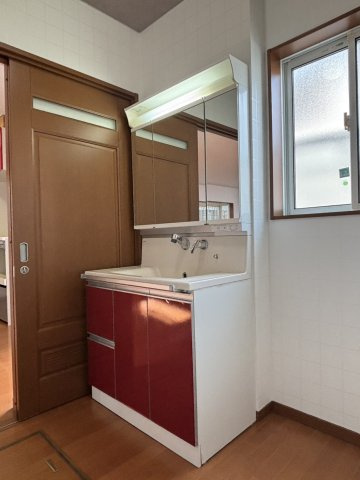 神戸市北区緑町2丁目戸建の独立洗面台