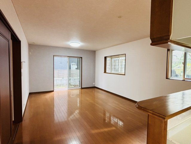 神戸市北区緑町2丁目戸建の居間・リビング