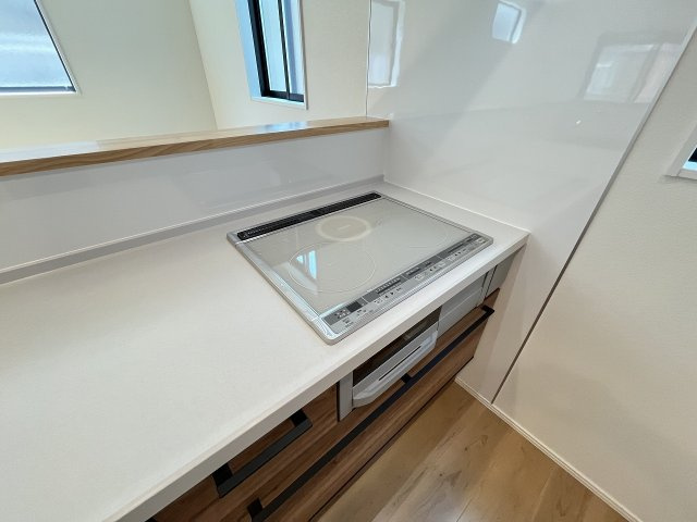 【キッチン】 | 福岡市南区若久2丁目2期　2号棟（全2棟）【仲介手数料無料・0円】 | 施工例。施工例は完成時と異なる場合があります。