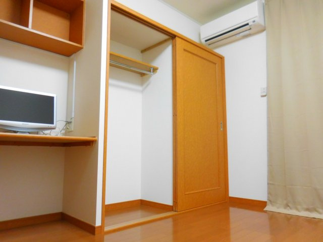 レオパレスパークサイドハイツの収納