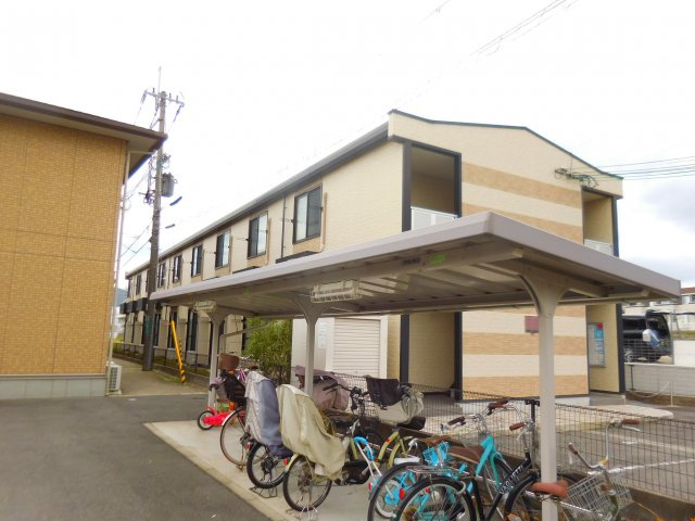 レオパレスパークサイドハイツの外観