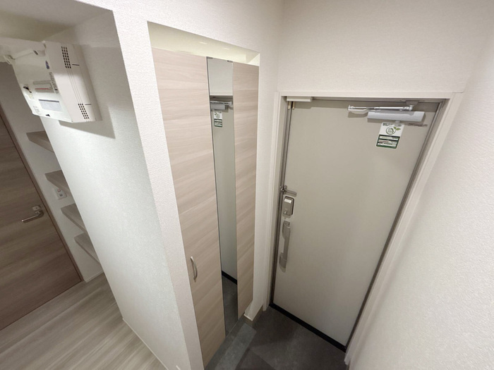 メゾン　ド　セリジエの玄関