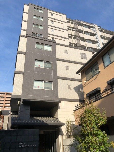 アベニール三条油小路の外観