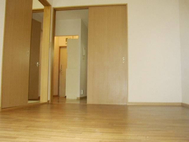 エステートピア上青木の居間・リビング|※別室参考写真です