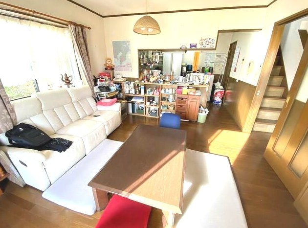 山武郡九十九里町下貝塚　中古戸建の居間・リビング|敷地約100坪 自然豊かな環境で家庭菜園やドックランバーベキューが可能です