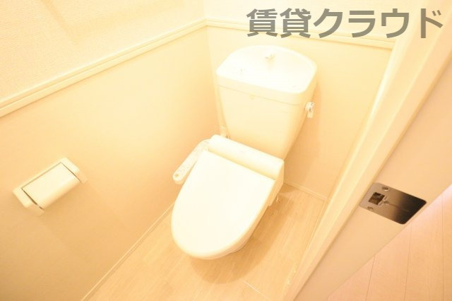 ソレイユⅢのトイレ|ゆったりとした空間のトイレです